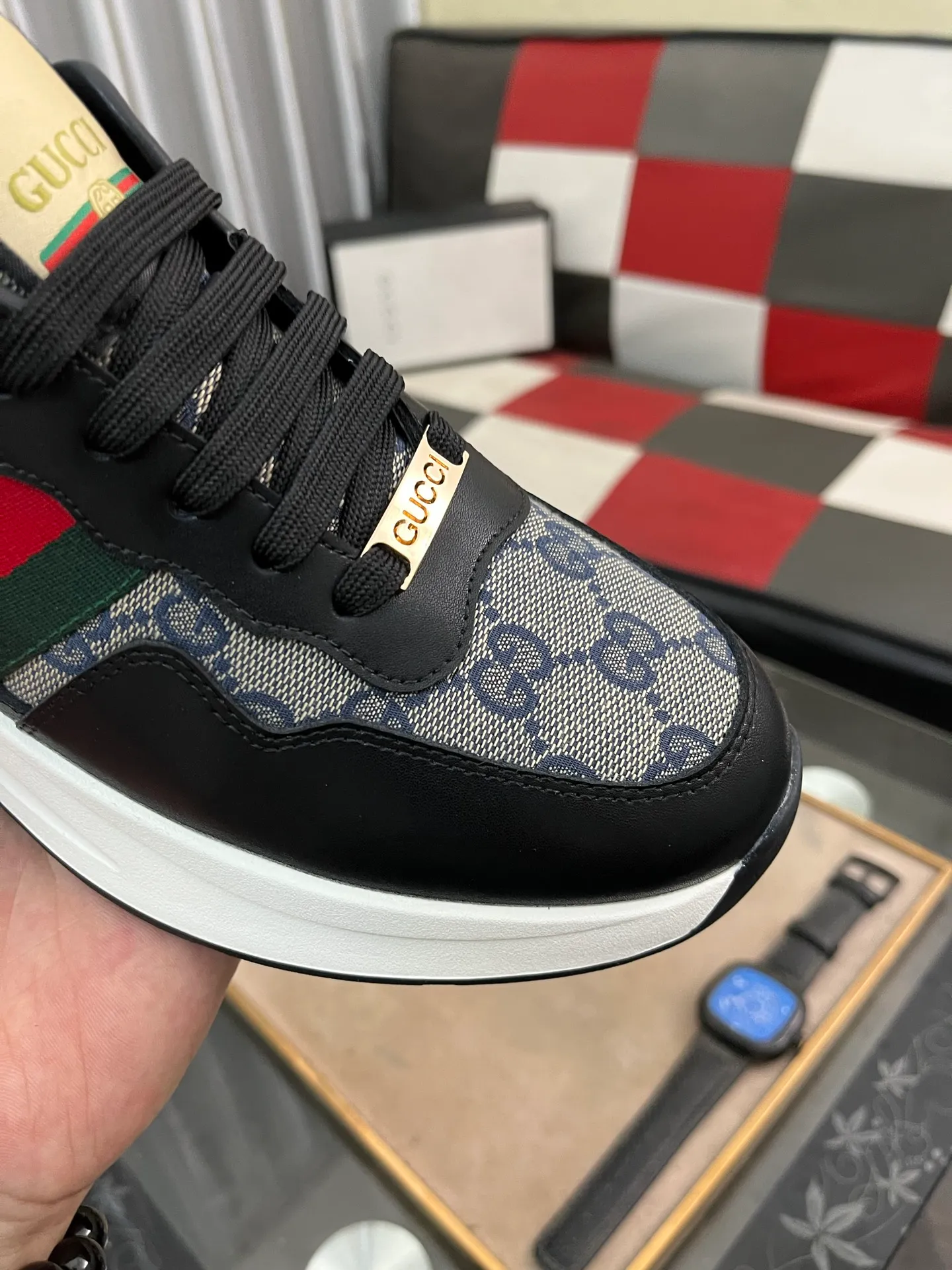 Men's shoes💰420⌚️⌚️[GUCCI] Gucci men's casual shoes are absolutely popular🔥The ultimate matching item for trendy men! The charm of super texture is unstoppable. This is the main recommendation. The upper is made of high-quality cowhide, with pig lining feet and wear-resistant rubber sole. It is noble and elegant! Extremely comfortable🎁🎁You can be as handsome as you want💪 Size 38-44! 2️⃣colors available
